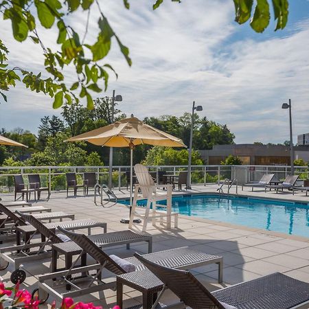 Courtyard By Marriott Bethesda Chevy Chase Hotel Esterno foto