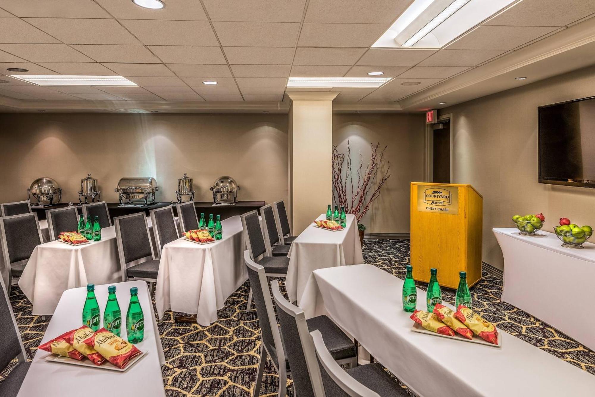 Hotel Courtyard By Marriott Bethesda Chevy Chase Esterno foto